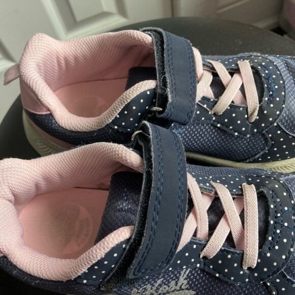 Oshkosh sneakers for kids size 3 youth - Picture 3 of 5